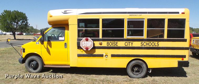 image for item DF2763 2001 Chevrolet Express G3500 Blue Bird school bus