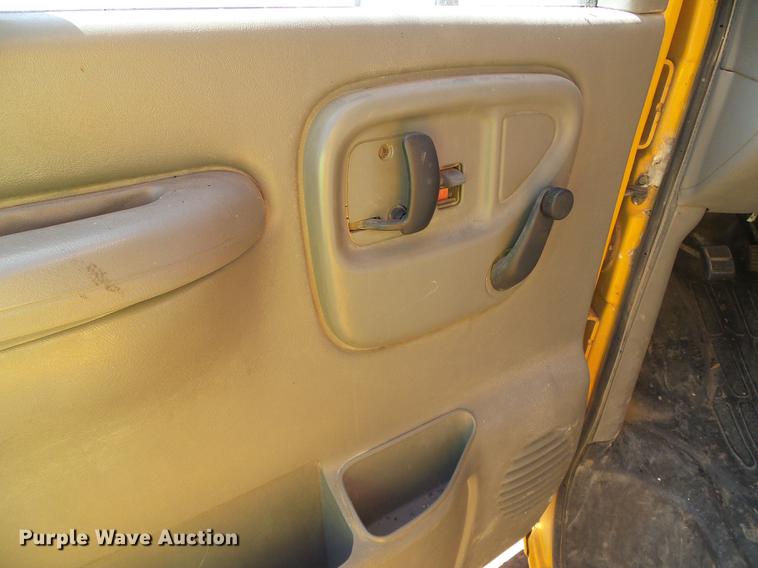 image for item DF2763 2001 Chevrolet Express G3500 Blue Bird school bus