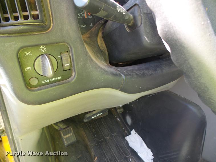 image for item DF2763 2001 Chevrolet Express G3500 Blue Bird school bus