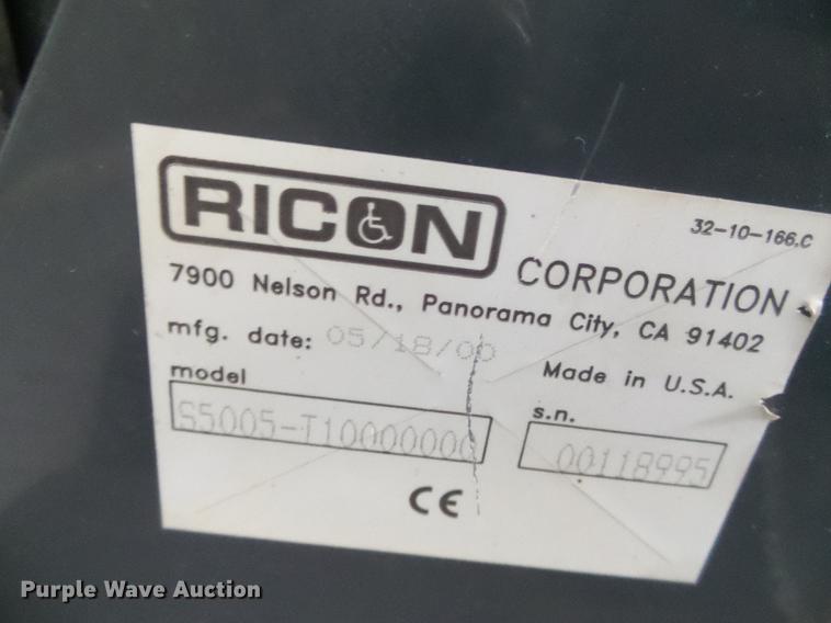 image for item DF2763 2001 Chevrolet Express G3500 Blue Bird school bus