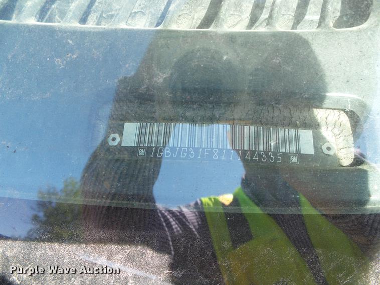 image for item DF2763 2001 Chevrolet Express G3500 Blue Bird school bus