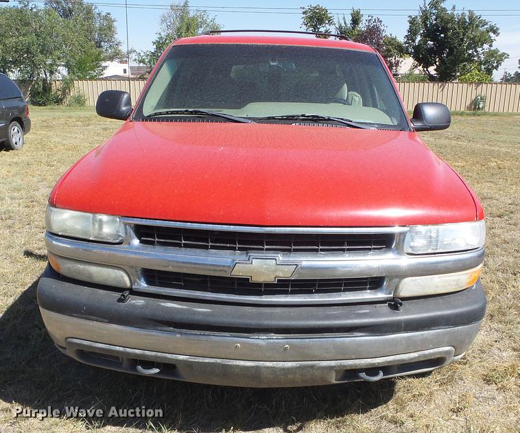 image for item DF2765 2002 Chevrolet Suburban 1500 LS SUV
