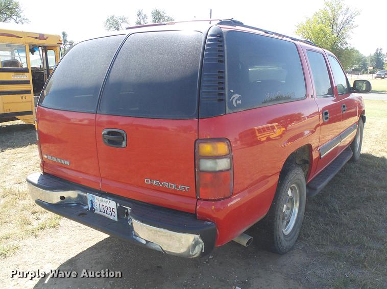 image for item DF2765 2002 Chevrolet Suburban 1500 LS SUV