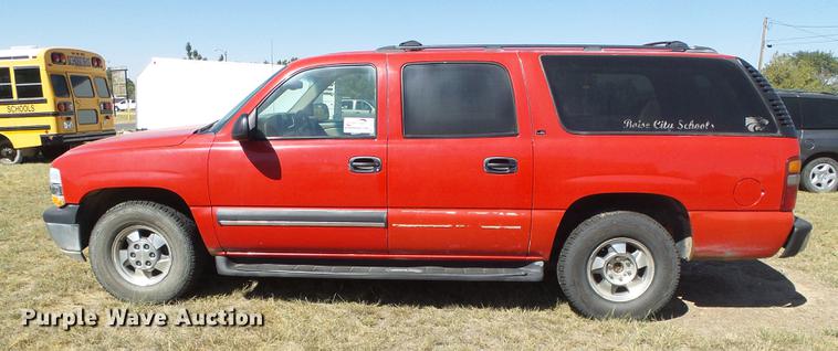 image for item DF2765 2002 Chevrolet Suburban 1500 LS SUV