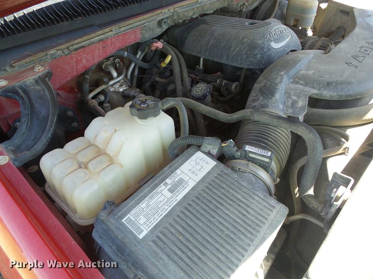 image for item DF2765 2002 Chevrolet Suburban 1500 LS SUV