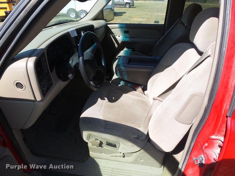 image for item DF2765 2002 Chevrolet Suburban 1500 LS SUV