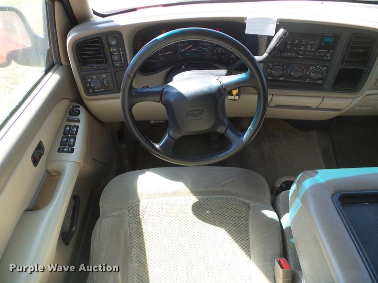 image for item DF2765 2002 Chevrolet Suburban 1500 LS SUV