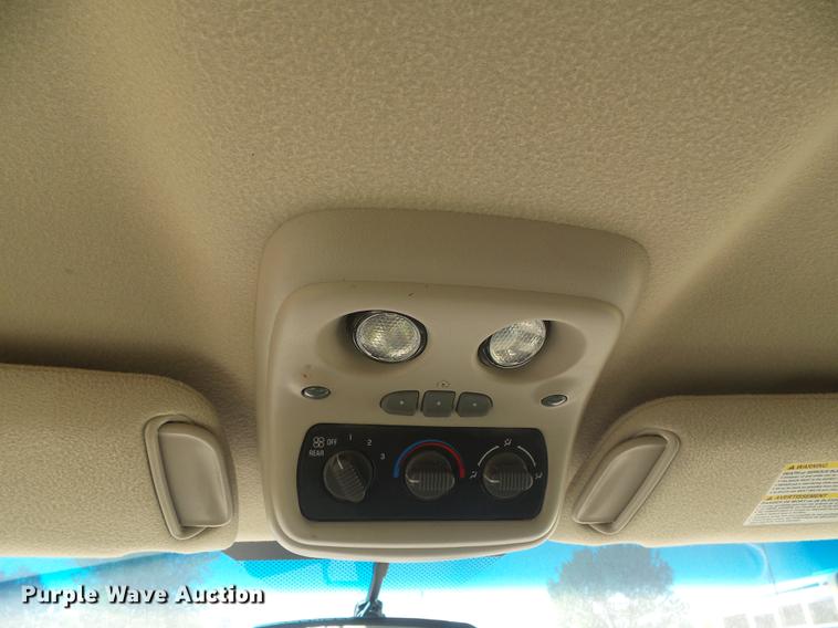 image for item DF2765 2002 Chevrolet Suburban 1500 LS SUV