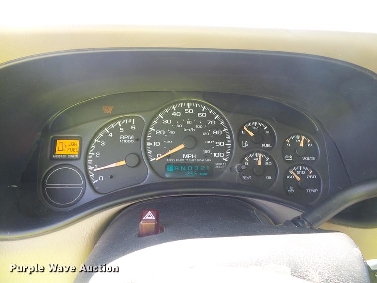 image for item DF2765 2002 Chevrolet Suburban 1500 LS SUV