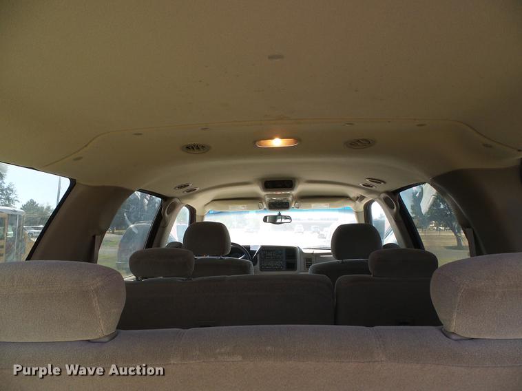 image for item DF2765 2002 Chevrolet Suburban 1500 LS SUV