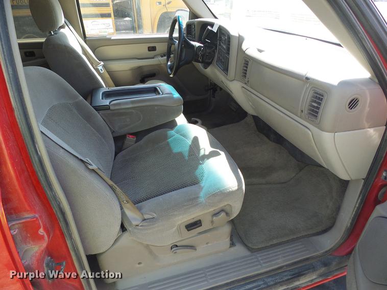 image for item DF2765 2002 Chevrolet Suburban 1500 LS SUV