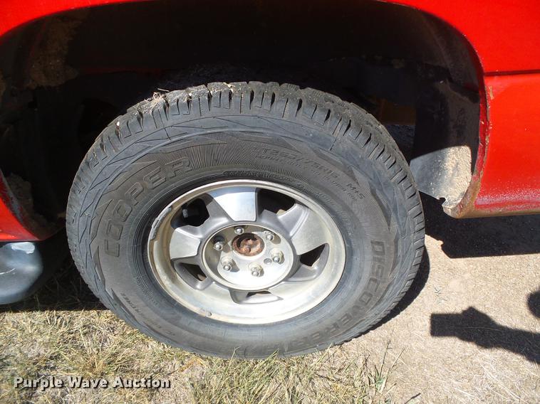 image for item DF2765 2002 Chevrolet Suburban 1500 LS SUV