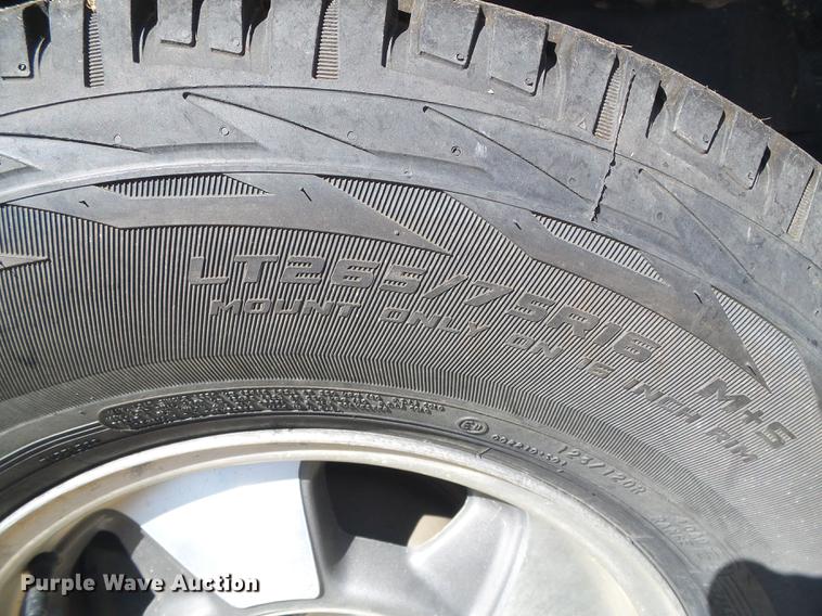 image for item DF2765 2002 Chevrolet Suburban 1500 LS SUV