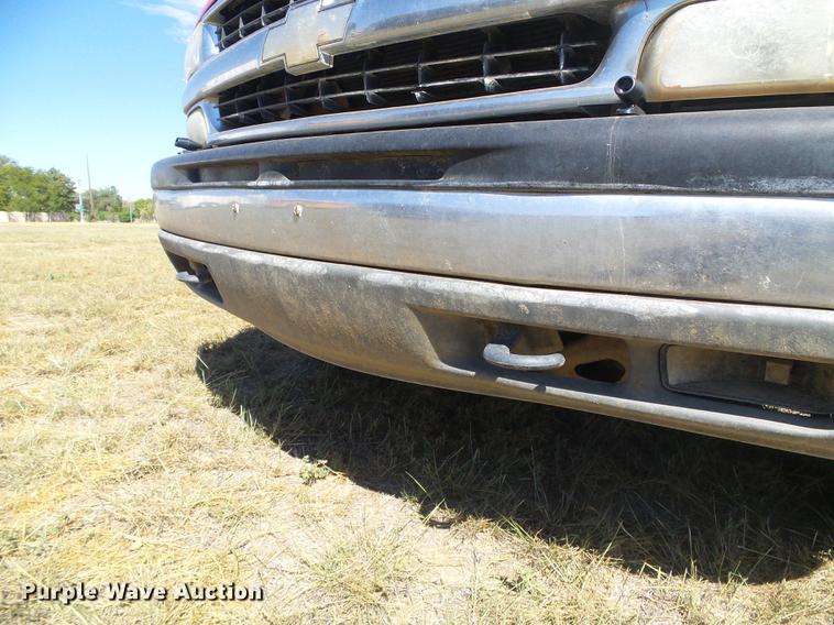 image for item DF2765 2002 Chevrolet Suburban 1500 LS SUV