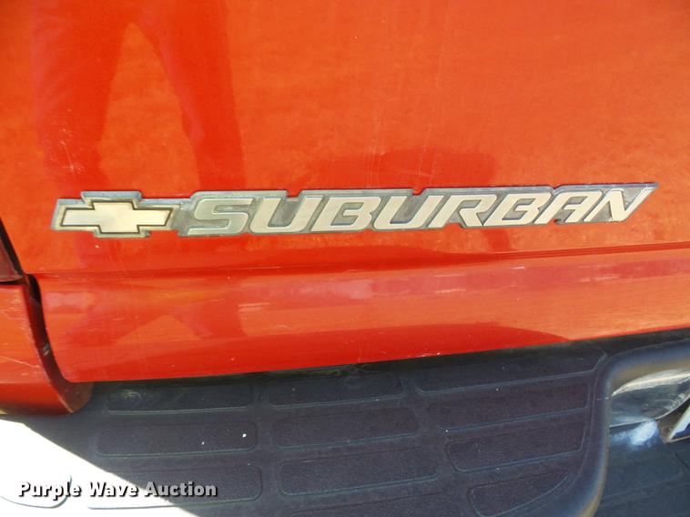 image for item DF2765 2002 Chevrolet Suburban 1500 LS SUV