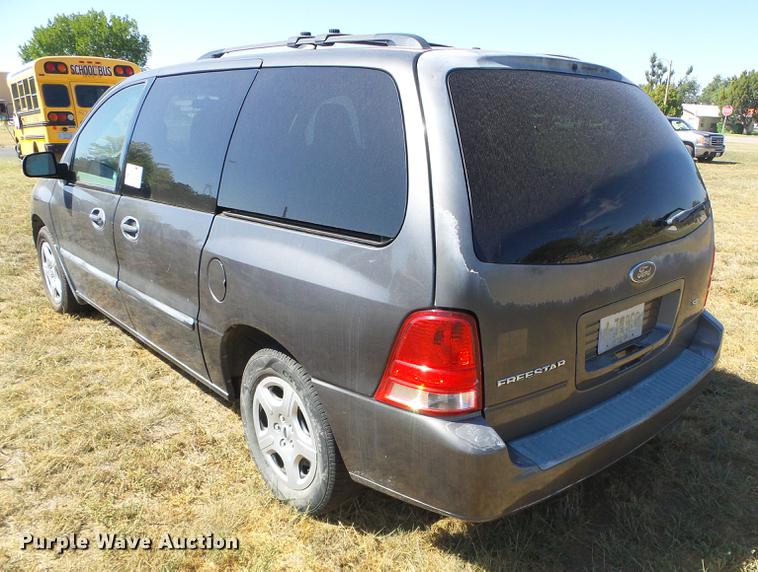 image for item DF2766 2005 Ford Freestar van