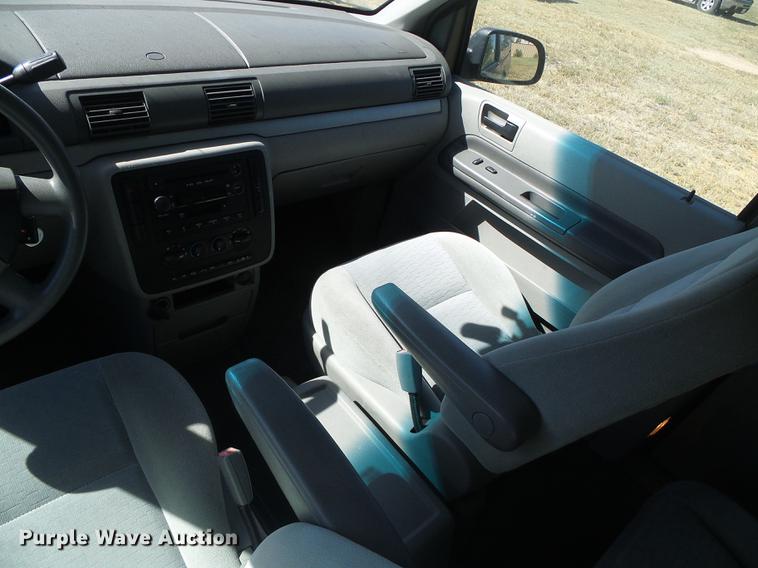 image for item DF2766 2005 Ford Freestar van