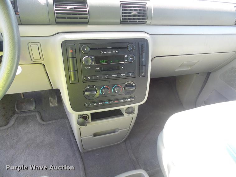 image for item DF2766 2005 Ford Freestar van