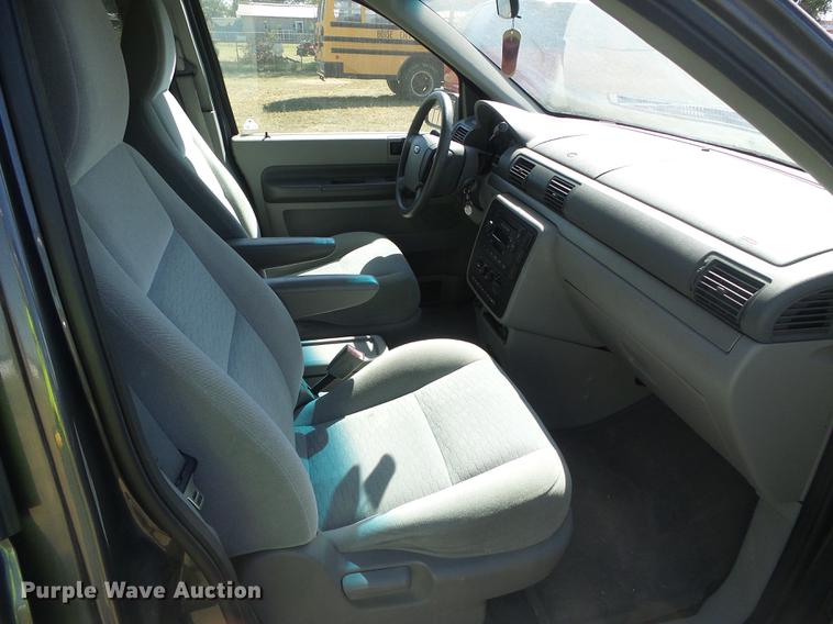image for item DF2766 2005 Ford Freestar van