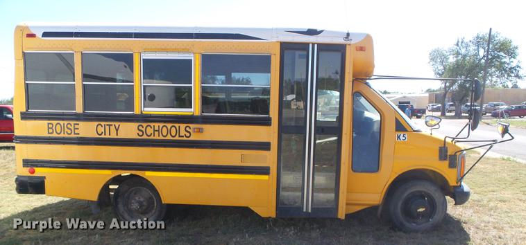 image for item DF2767 2001 Chevrolet Express 3500 Cargo school bus