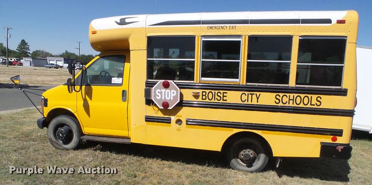image for item DF2767 2001 Chevrolet Express 3500 Cargo school bus