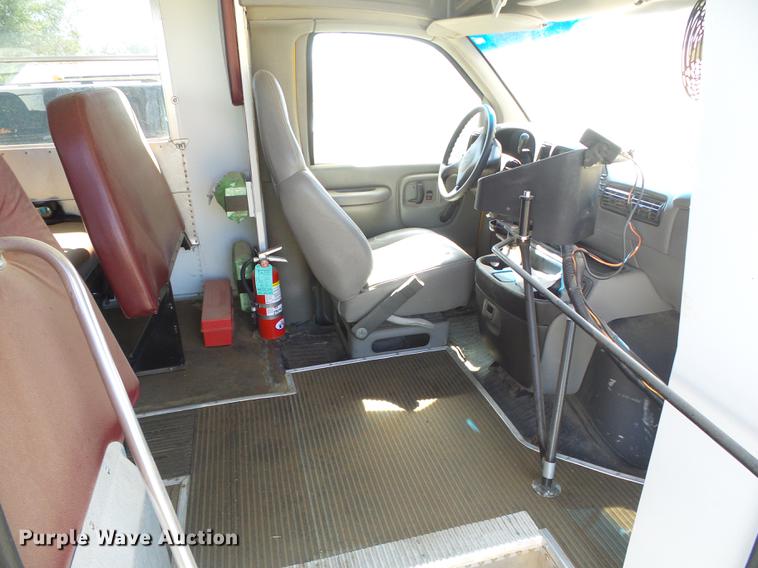 image for item DF2767 2001 Chevrolet Express 3500 Cargo school bus