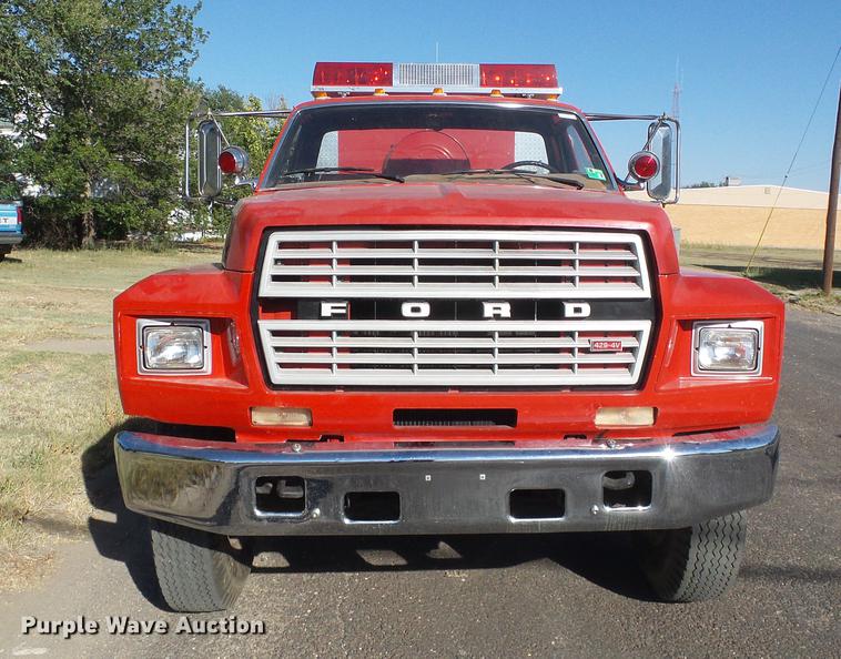 image for item DF2768 1980 Ford F700 fire truck