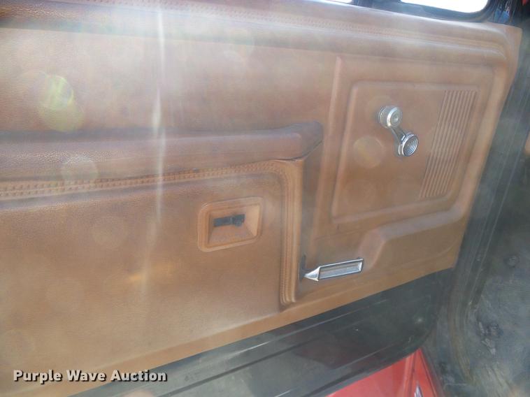 image for item DF2768 1980 Ford F700 fire truck