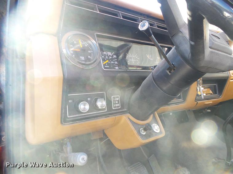 image for item DF2768 1980 Ford F700 fire truck