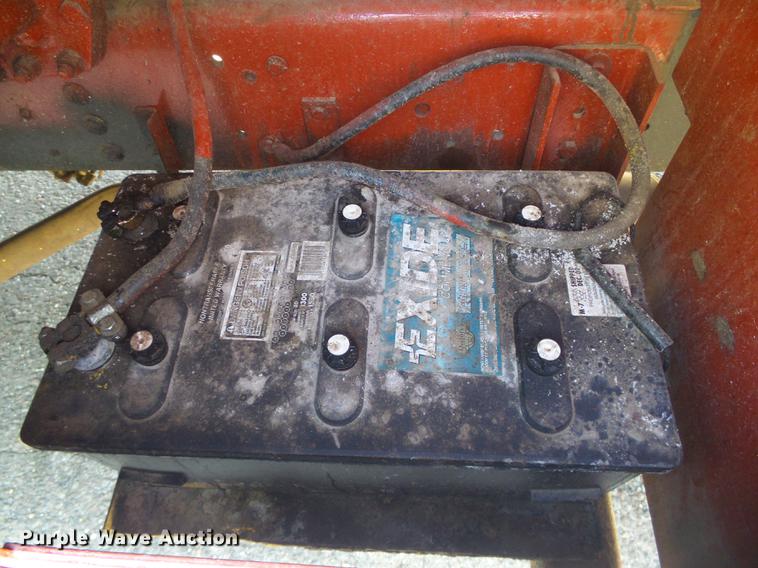 image for item DF2768 1980 Ford F700 fire truck