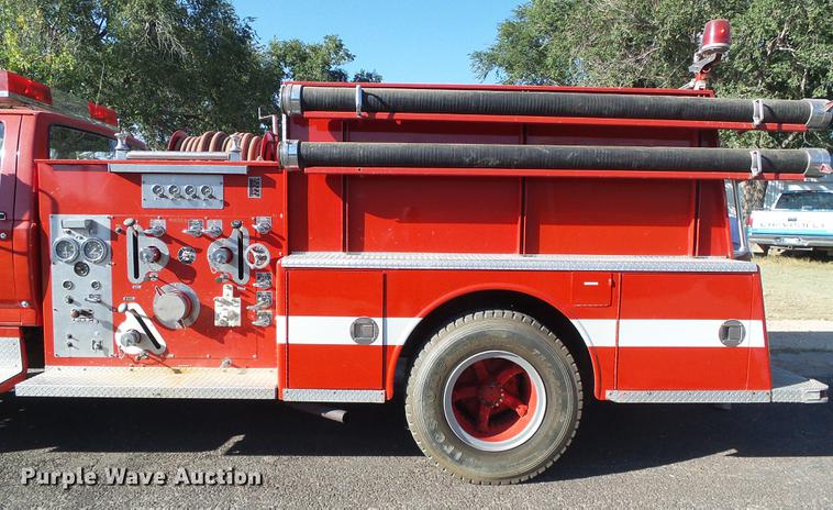 image for item DF2768 1980 Ford F700 fire truck