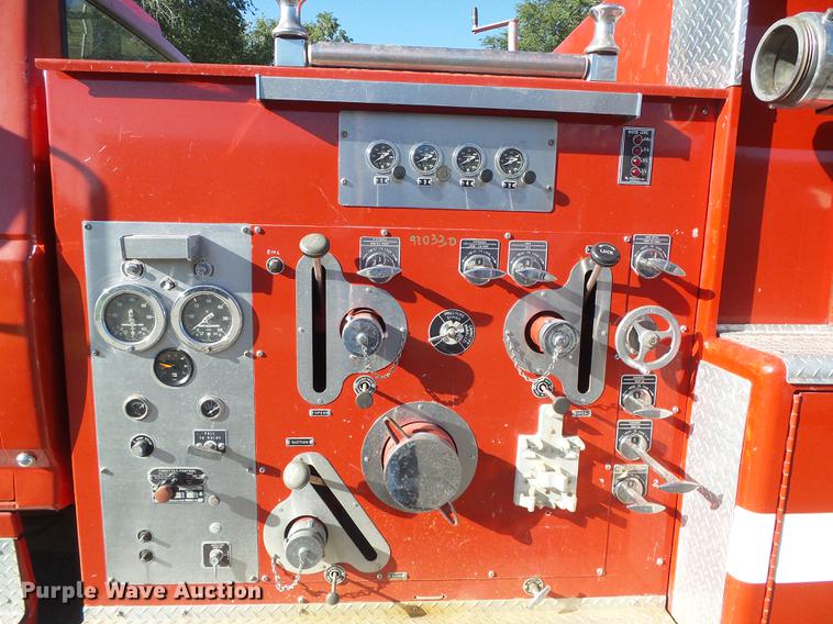 image for item DF2768 1980 Ford F700 fire truck