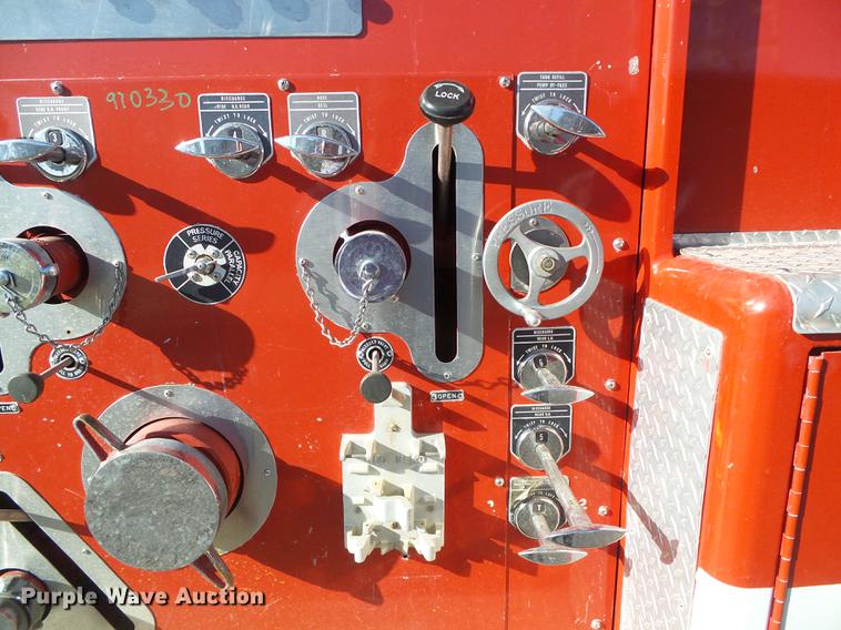 image for item DF2768 1980 Ford F700 fire truck