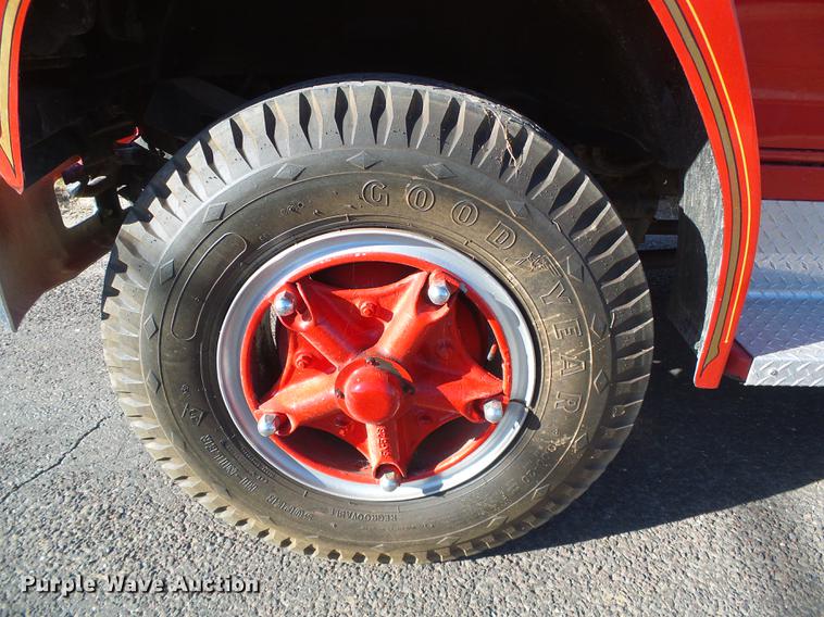 image for item DF2768 1980 Ford F700 fire truck