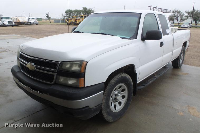 image for item DF2782 2006 Chevrolet Silverado 1500 Ext. Cab pickup truck