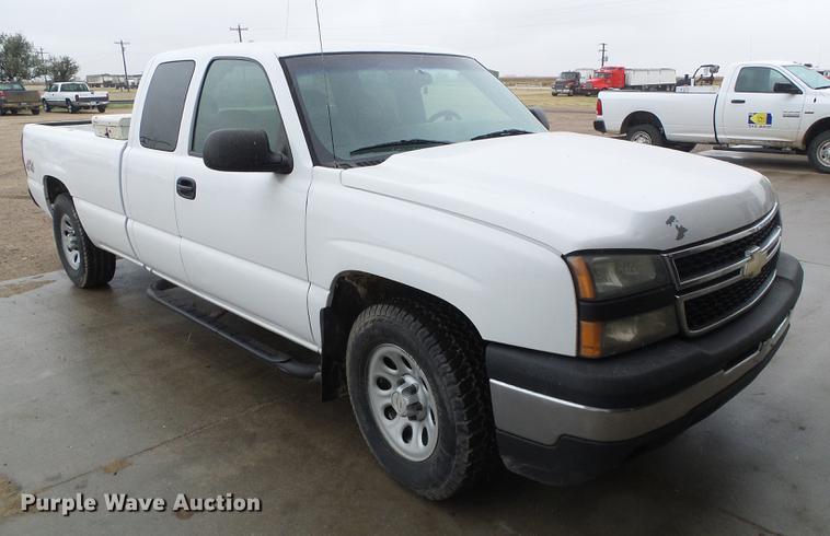 image for item DF2782 2006 Chevrolet Silverado 1500 Ext. Cab pickup truck