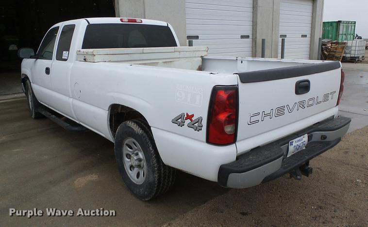 image for item DF2782 2006 Chevrolet Silverado 1500 Ext. Cab pickup truck