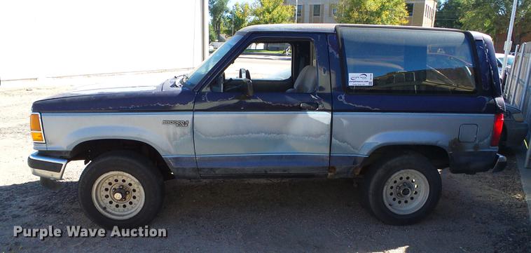 image for item DF2785 1989 Ford Bronco II XLT SUV