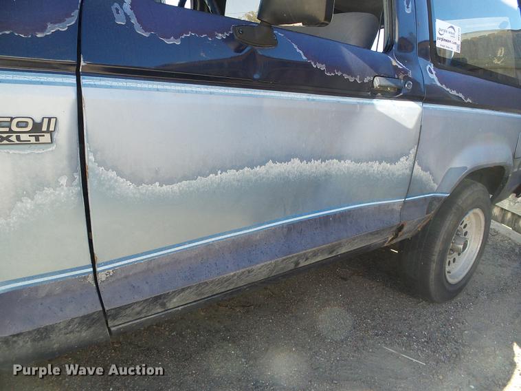 image for item DF2785 1989 Ford Bronco II XLT SUV