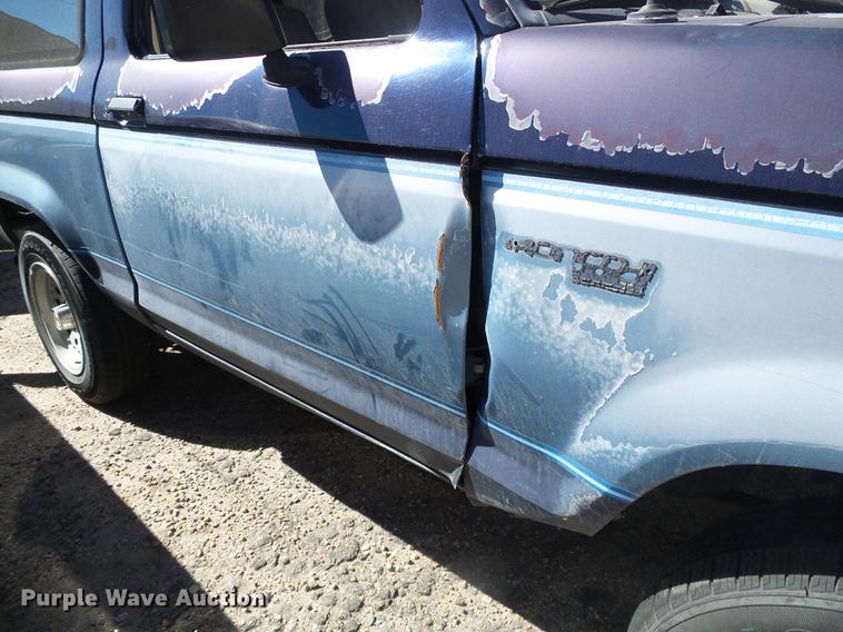 image for item DF2785 1989 Ford Bronco II XLT SUV