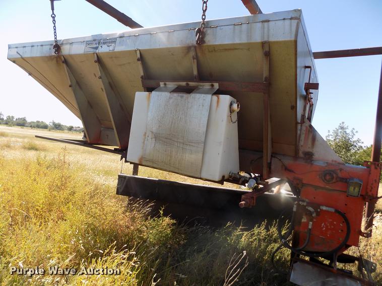 image for item DY9032 1991 International 4900 dump truck