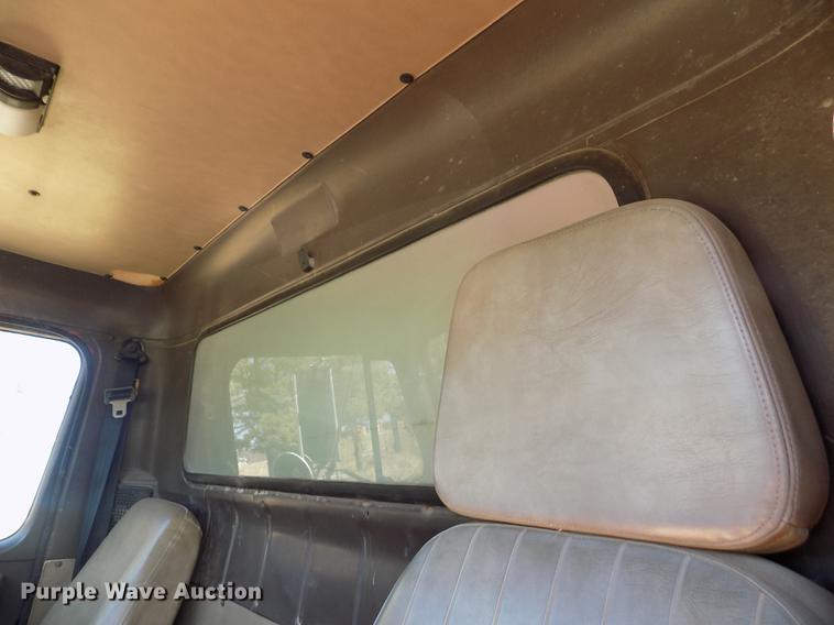 image for item DY9032 1991 International 4900 dump truck