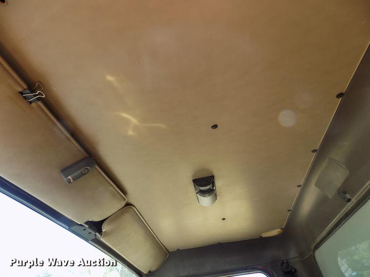 image for item DY9032 1991 International 4900 dump truck