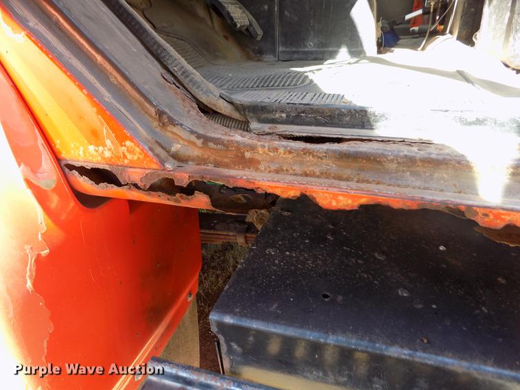 image for item DY9032 1991 International 4900 dump truck