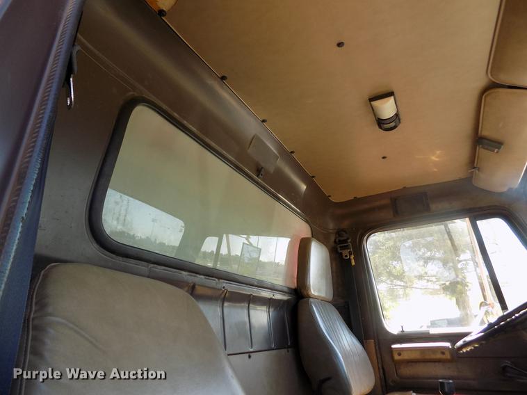 image for item DY9032 1991 International 4900 dump truck