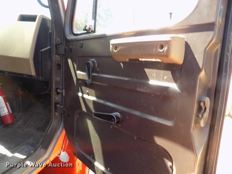 image for item DY9032 1991 International 4900 dump truck