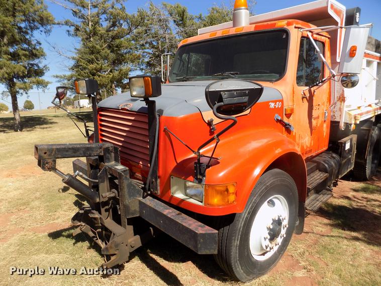 image for item DY9032 1991 International 4900 dump truck