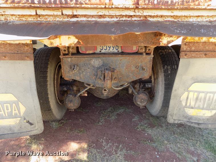 image for item DY9032 1991 International 4900 dump truck