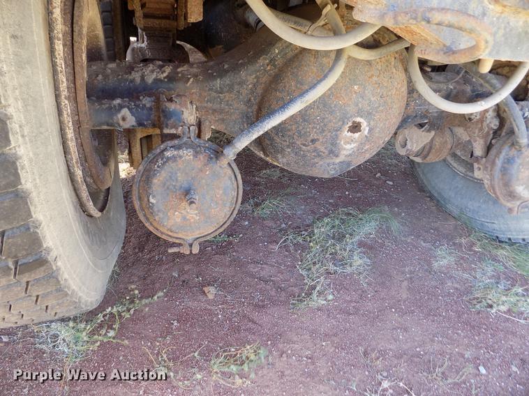 image for item DY9032 1991 International 4900 dump truck