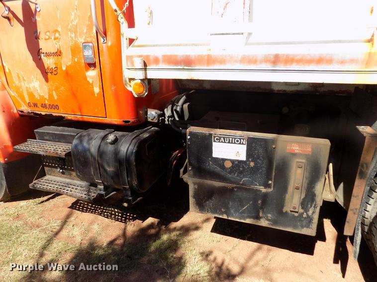 image for item DY9032 1991 International 4900 dump truck